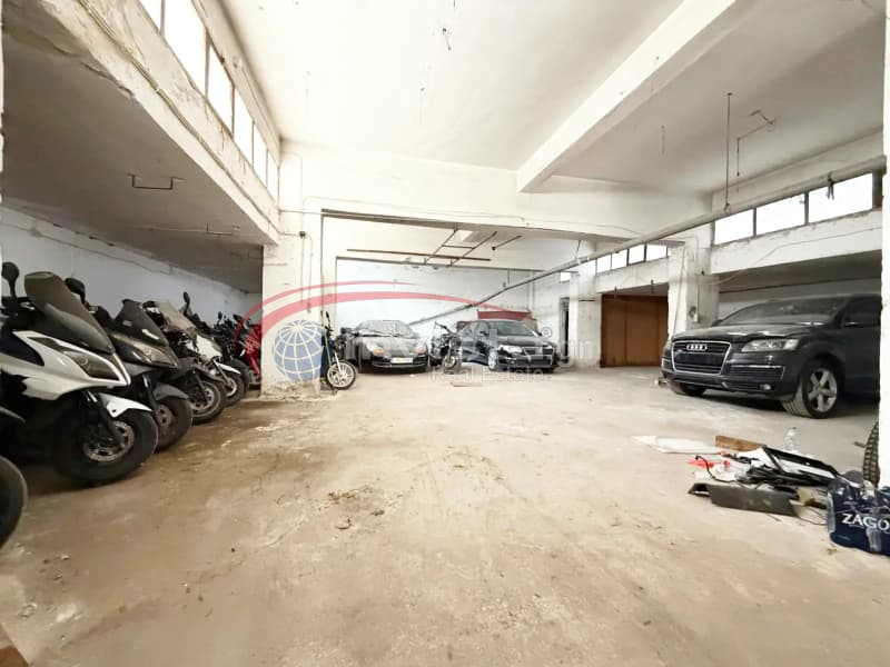 Retail Store in Center, Kalamaria — Photo 6 of 11