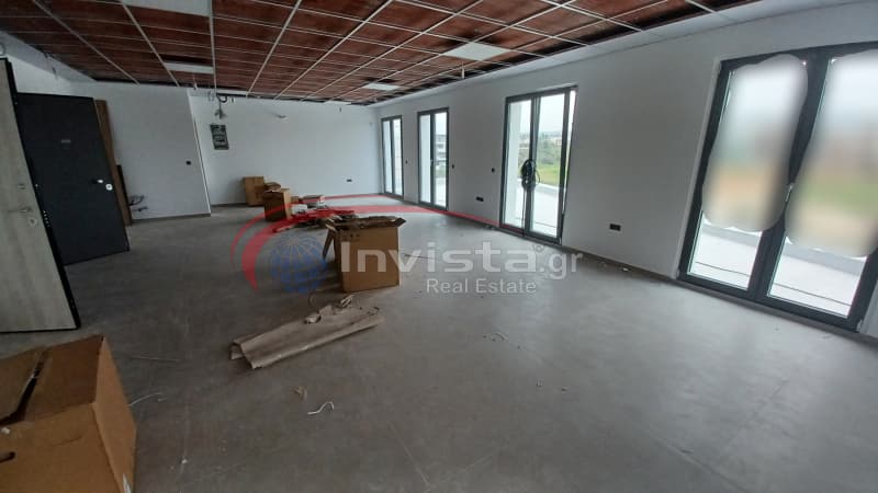 Retail Store in Center, Thermi — Photo 1 of 20