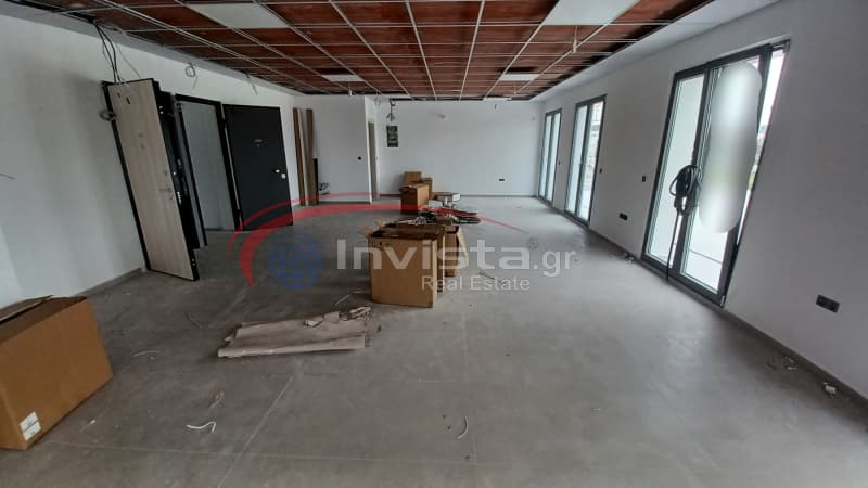 Retail Store in Center, Thermi — Photo 10 of 20