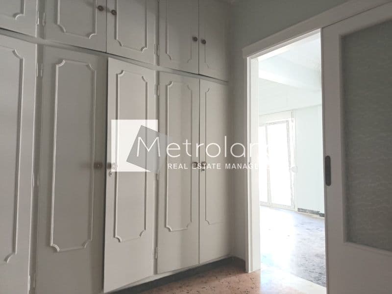 Apartment in Aspra Chomata, Nikaia — Photo 8 of 12