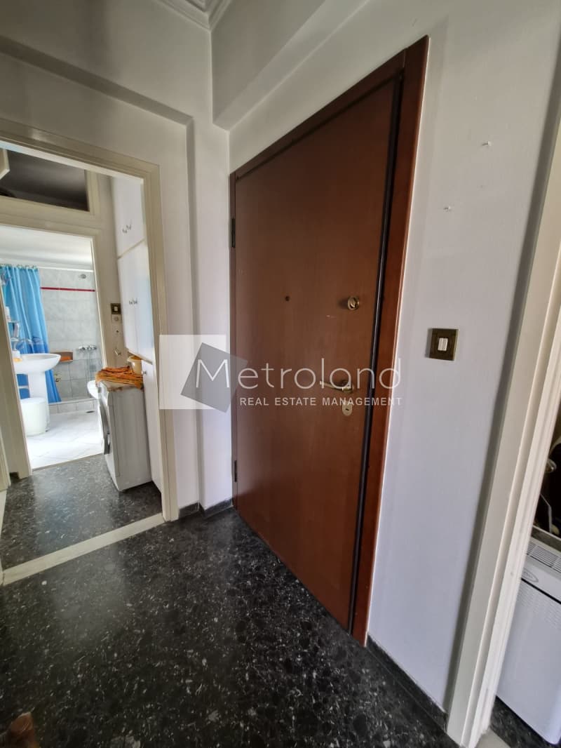 Apartment in Evaggelistria, Piraeus — Photo 1 of 19