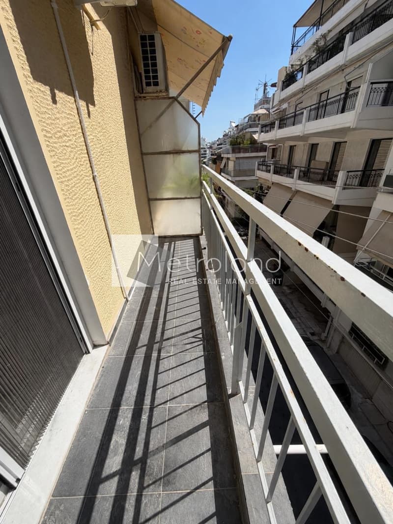 Διαμέρισμα στην Φρεαττύδα, Πειραιάς — Φωτογραφία 13 από 14