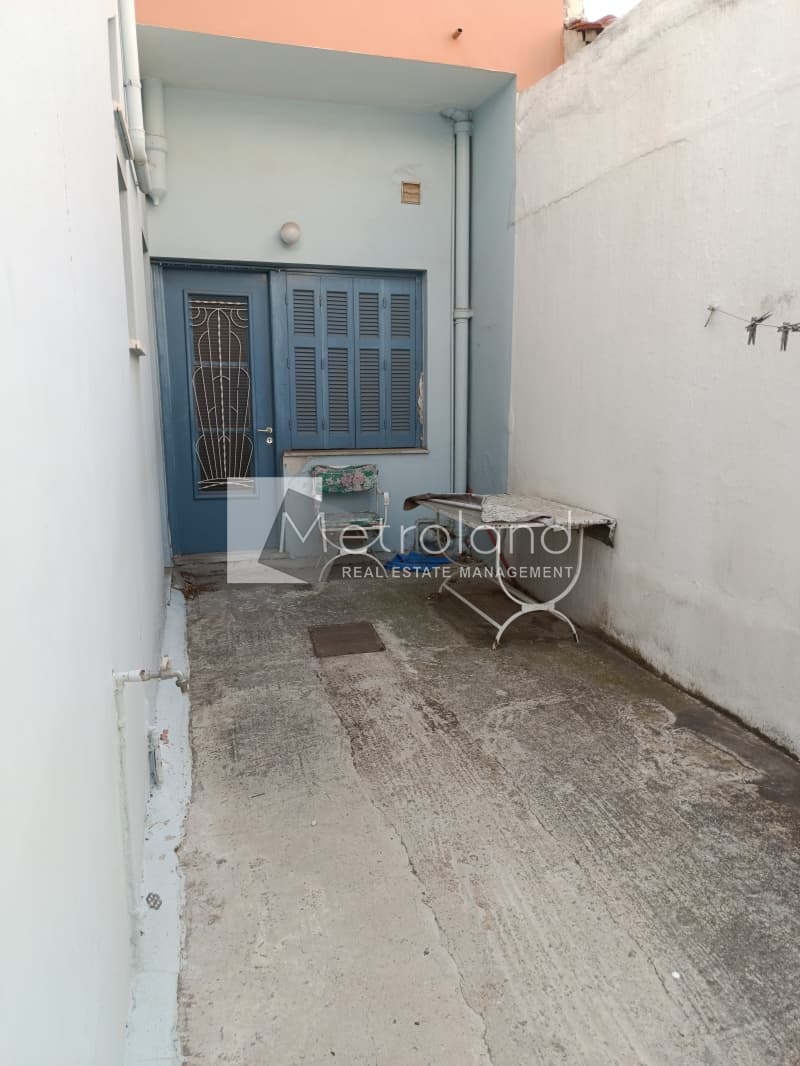 Apartment in Agios Ioannis Chrisostomos, Nikaia — Photo 11 of 12