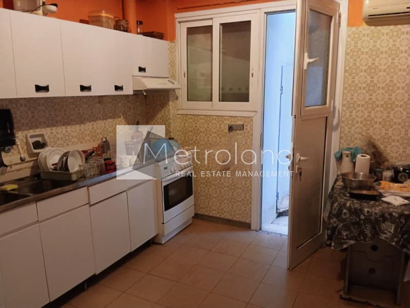 Apartment in Cemetery, Nikaia — Photo 2 of 9