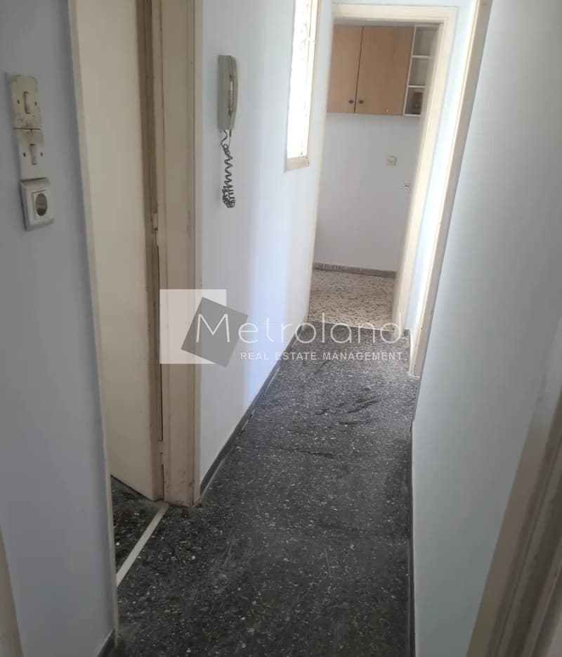 Apartment in Kaminia, Piraeus — Photo 1 of 8