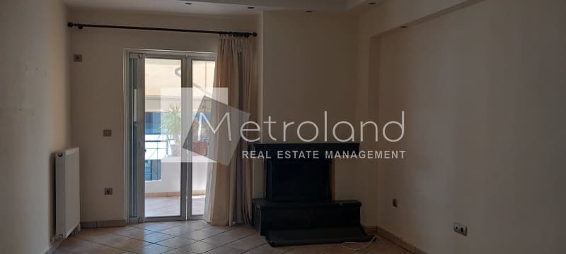 Apartment in Center, Nikaia — Photo 3 of 12