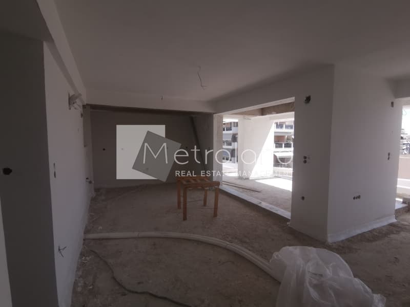 Apartment in Analipsi, Drapetsona — Photo 1 of 4