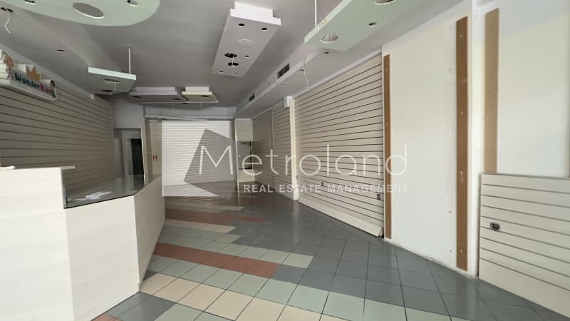 Retail Store in Eleftherias square, Koridallos — Photo 3 of 15