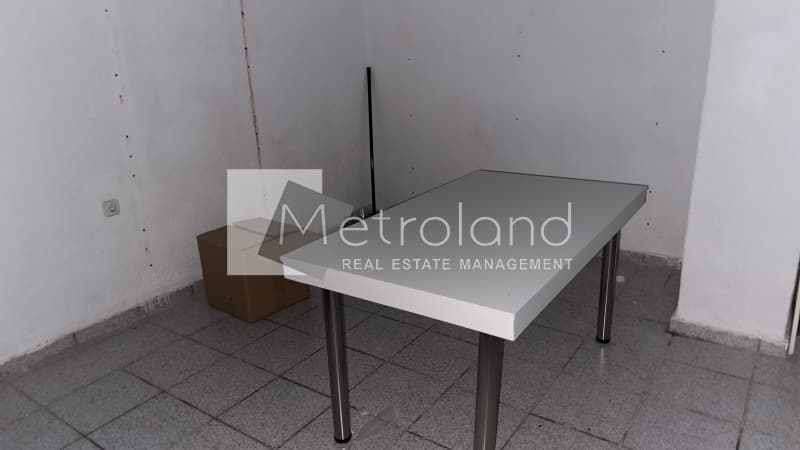 Retail Store in Eleftherias square, Koridallos — Photo 11 of 15