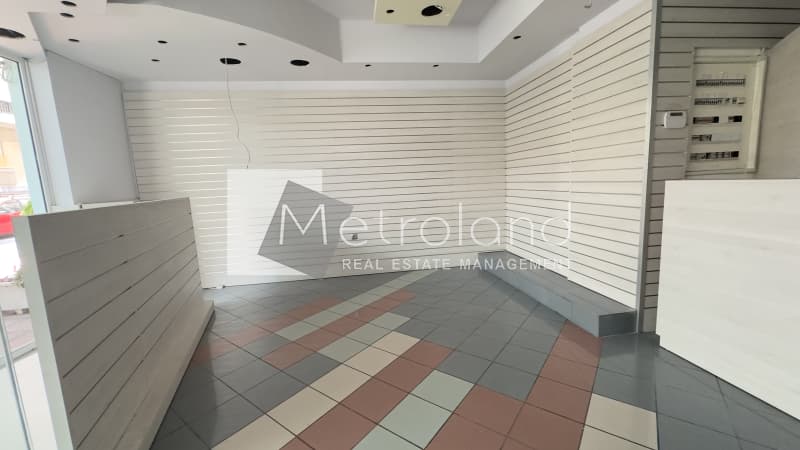 Retail Store in Eleftherias square, Koridallos — Photo 2 of 15