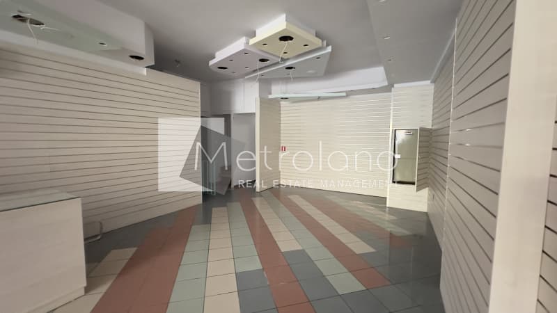 Retail Store in Eleftherias square, Koridallos — Photo 5 of 15