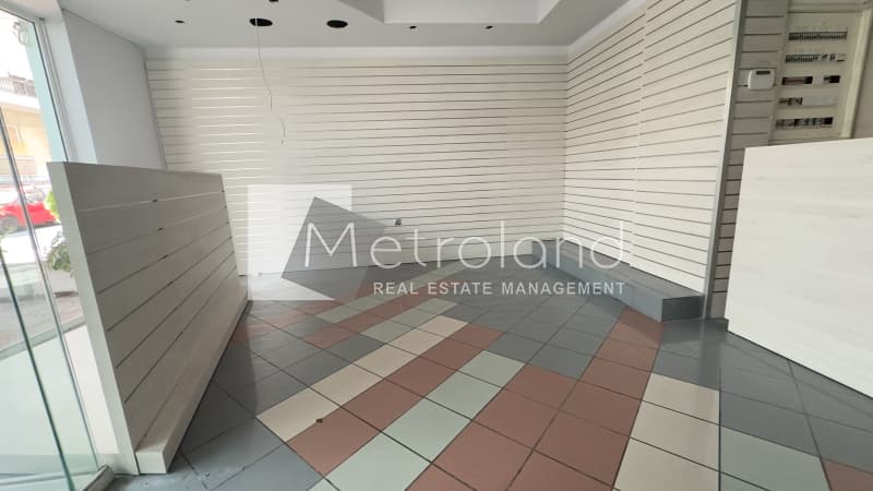 Retail Store in Eleftherias square, Koridallos — Photo 4 of 15