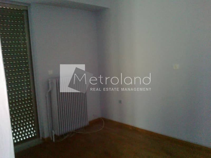 Apartment in Chatzikiriakeio, Piraeus — Photo 3 of 12