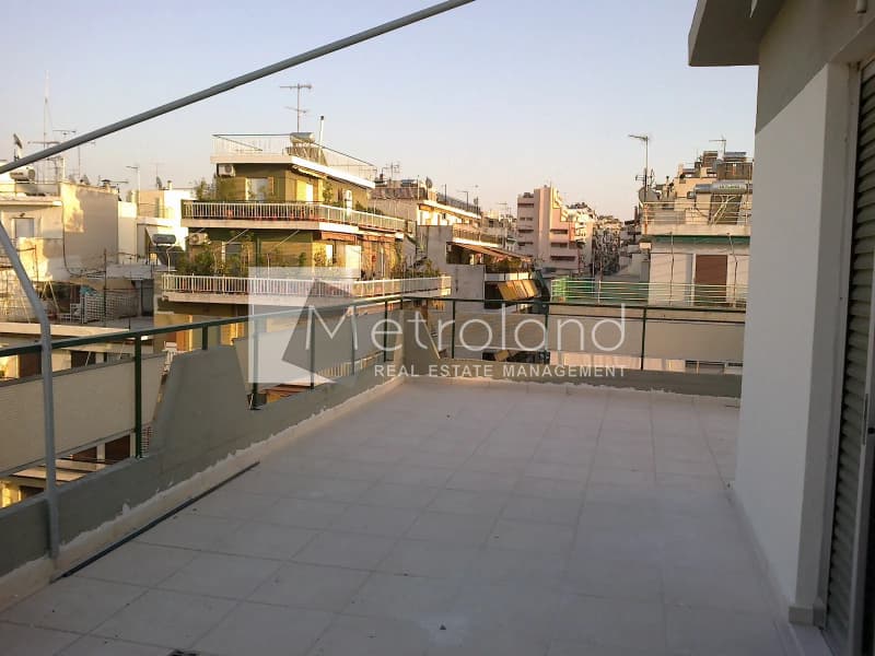 Apartment in Chatzikiriakeio, Piraeus — Photo 4 of 12