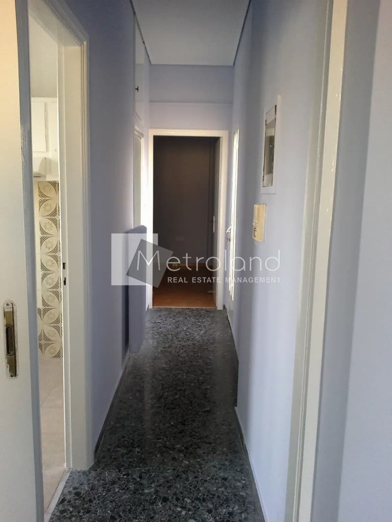 Apartment in Chatzikiriakeio, Piraeus — Photo 11 of 12