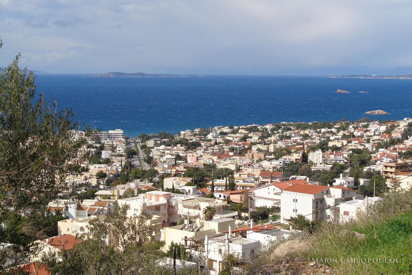 Οικόπεδο στην Σαρωνίδα, Σαρωνίδα