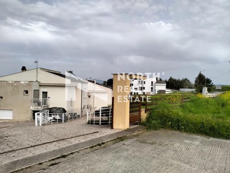 House in Center, Epanomi — Photo 1 of 13