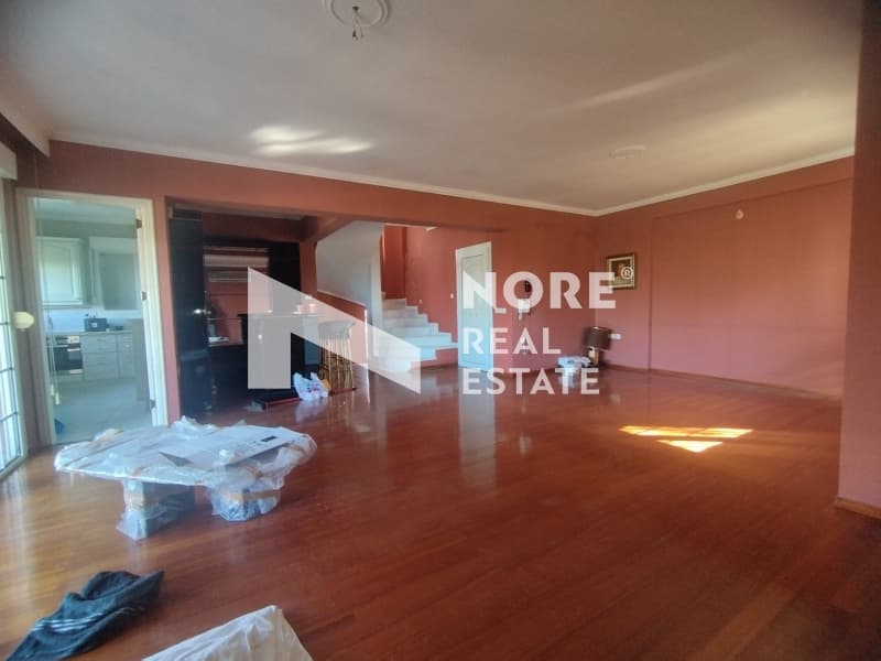 House in Center, Panorama — Photo 3 of 25