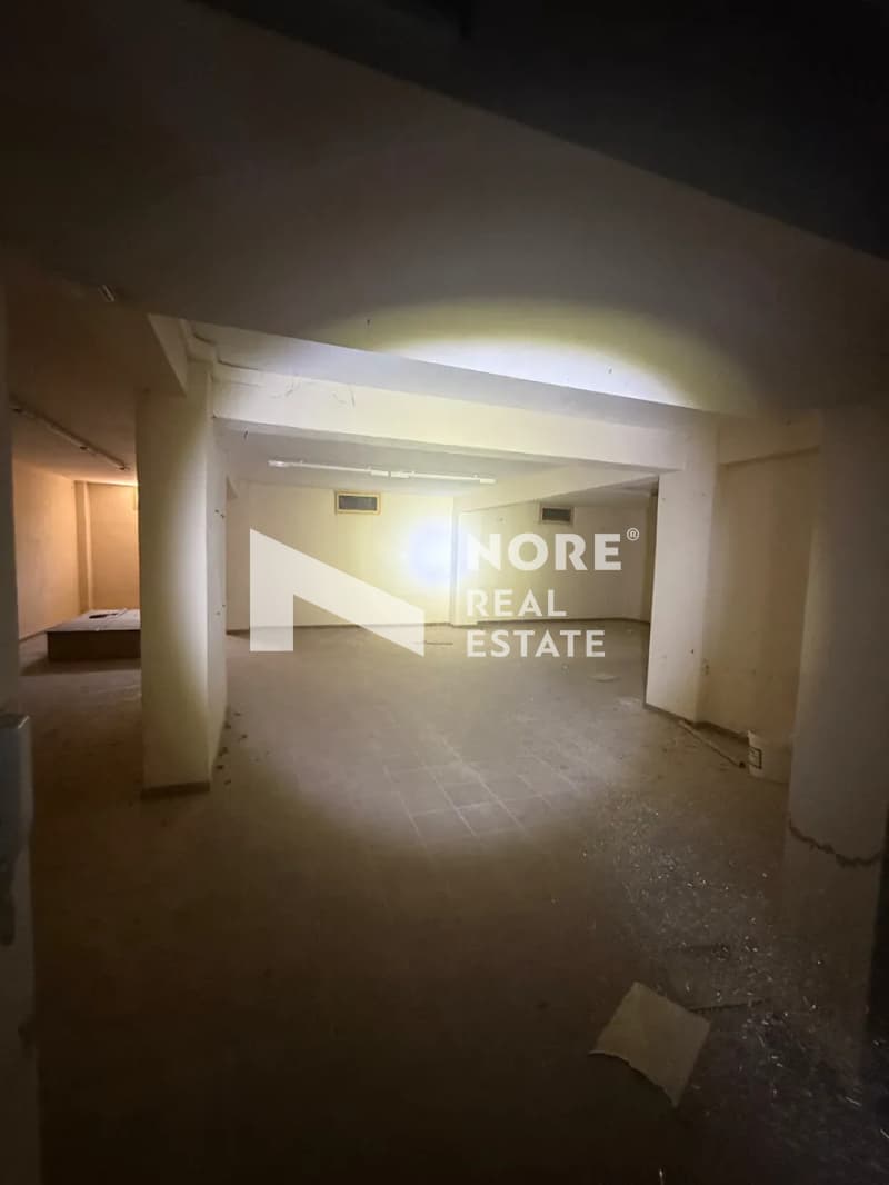 Retail Store in Plateia Dimokratias, Stavroupoli — Photo 18 of 25