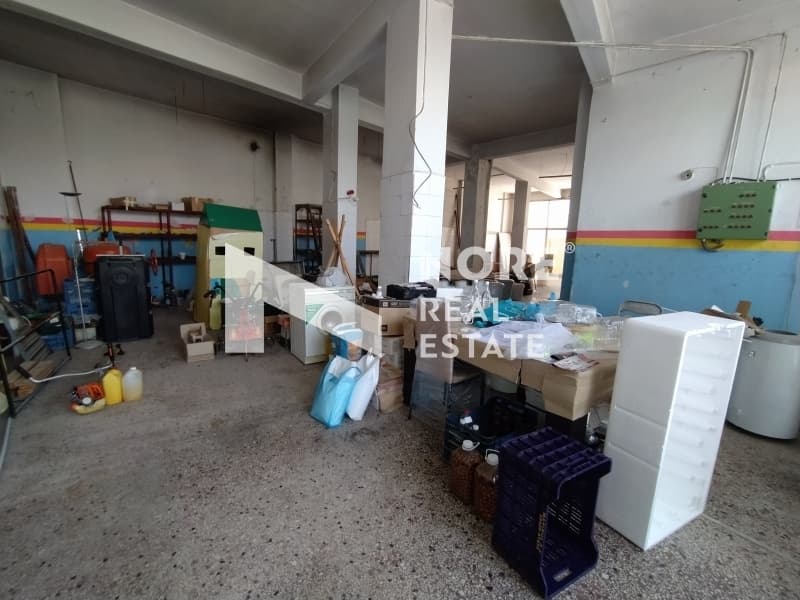 Retail Store in Oikismos Makedonia, Efkarpia — Photo 9 of 11