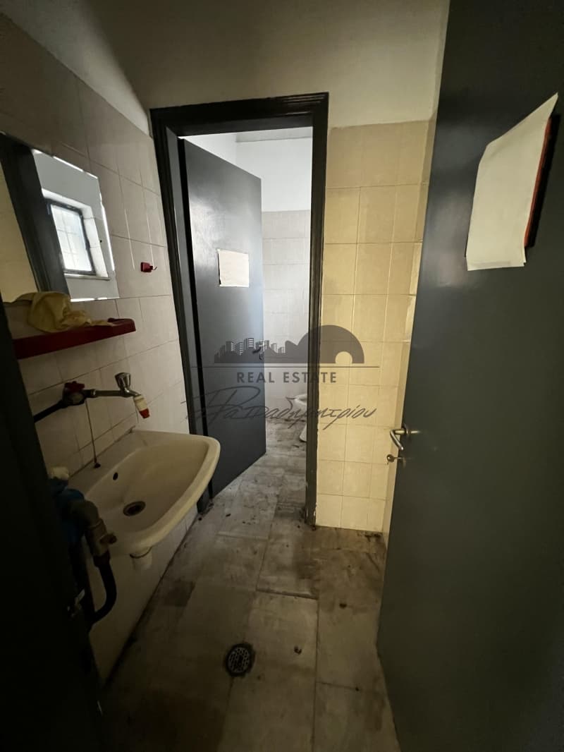 Κατάστημα στην Μεταμόρφωση, Βόλος — Φωτογραφία 8 από 16