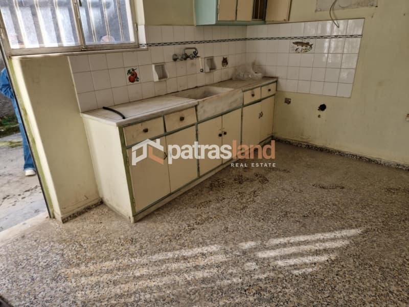 House in Nosokomio, Patra — Photo 1 of 16