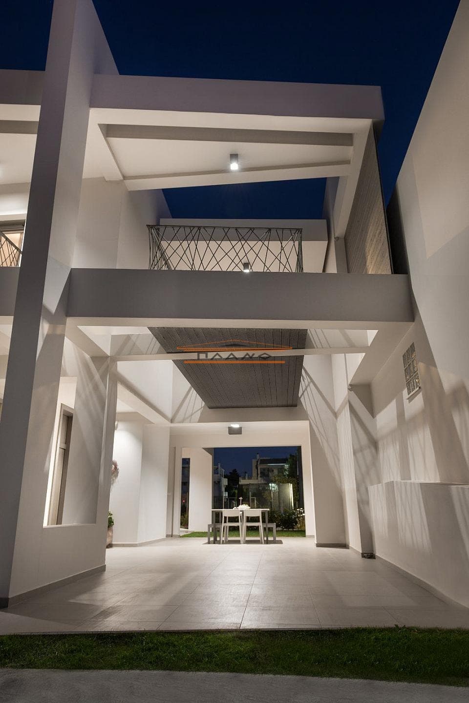 House in Center, Loutraki-Perachora — Photo 2 of 11