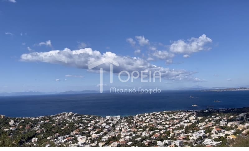 Οικόπεδο στην Σαρωνίδα, Σαρωνίδα