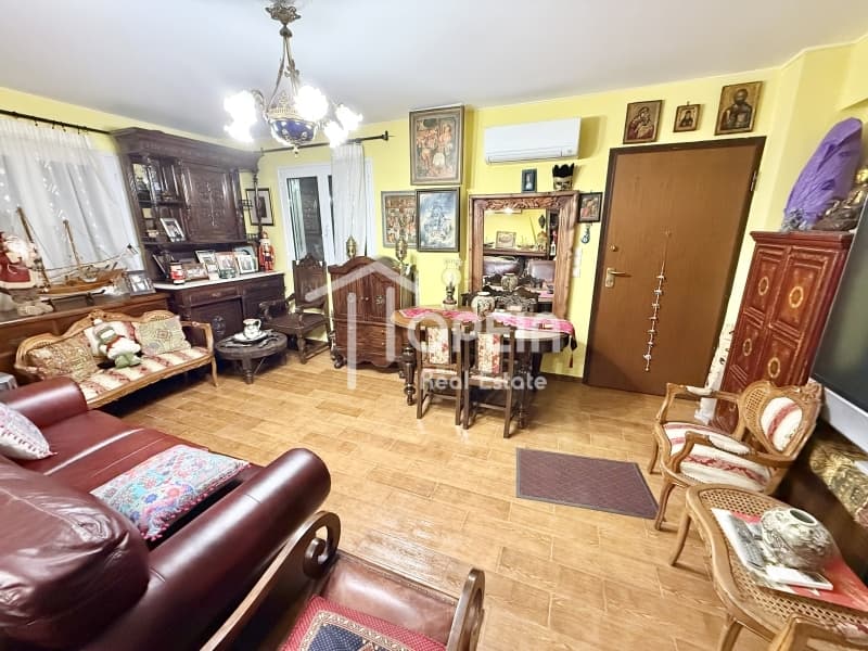 Apartment in Saronida, Saronida — Photo 1 of 15