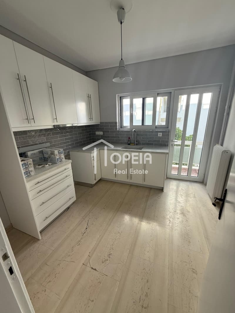 Apartment in Pirnari, Glyfada — Photo 1 of 6