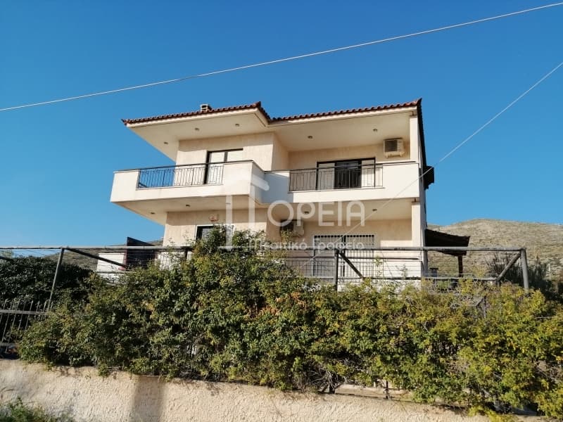 House in Kalivia, Kalivia Thorikou — Photo 1 of 30