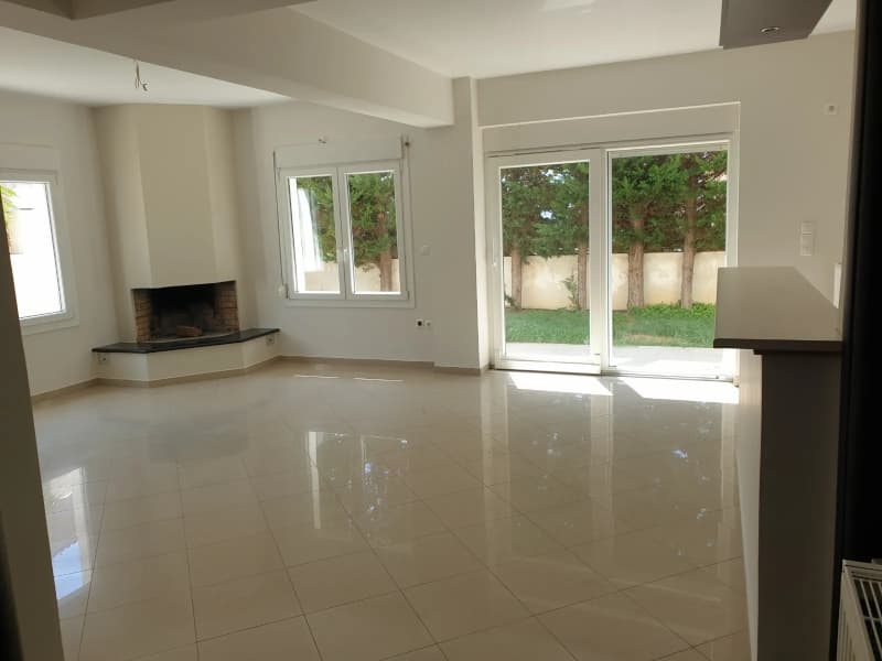 Apartment in Lofos Kselaftaki, Kalivia Thorikou — Photo 1 of 19