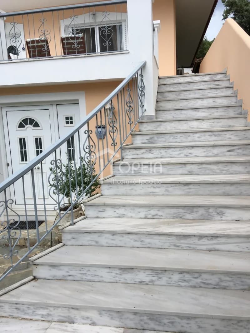 House in Galazia akti, Kalivia Thorikou — Photo 4 of 9