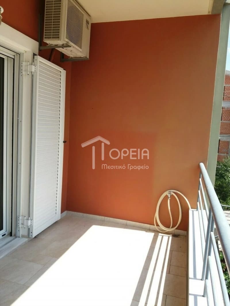 Apartment in Galazia akti, Kalivia Thorikou — Photo 10 of 17