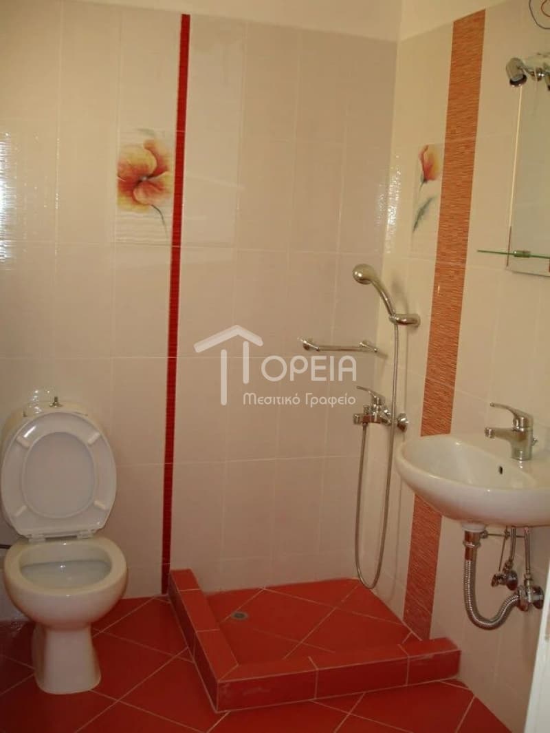 Apartment in Galazia akti, Kalivia Thorikou — Photo 8 of 17