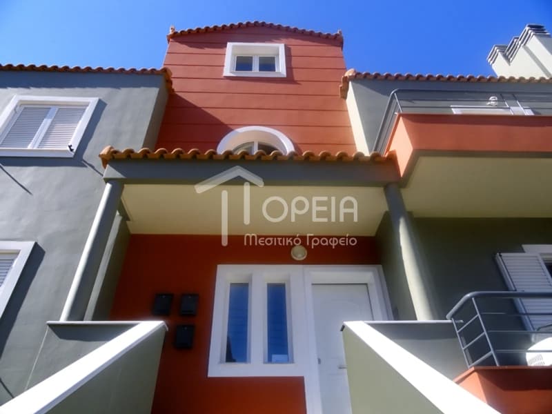 Apartment in Galazia akti, Kalivia Thorikou — Photo 17 of 17