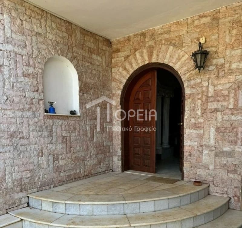 House in Kalivia, Kalivia Thorikou — Photo 1 of 12
