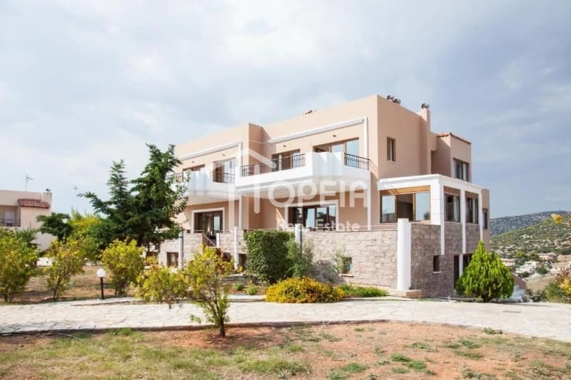 House in Kalivia, Kalivia Thorikou — Photo 1 of 15