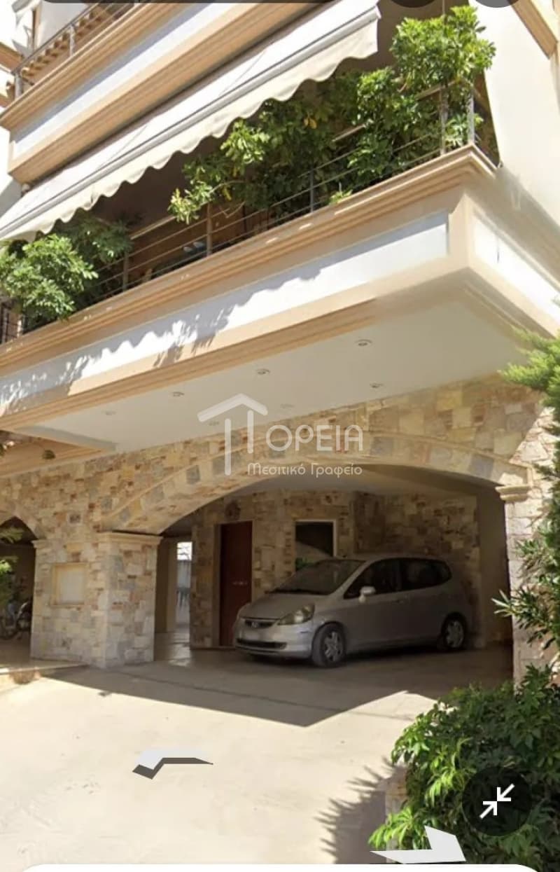 Apartment in Kareas, Vironas — Photo 2 of 2
