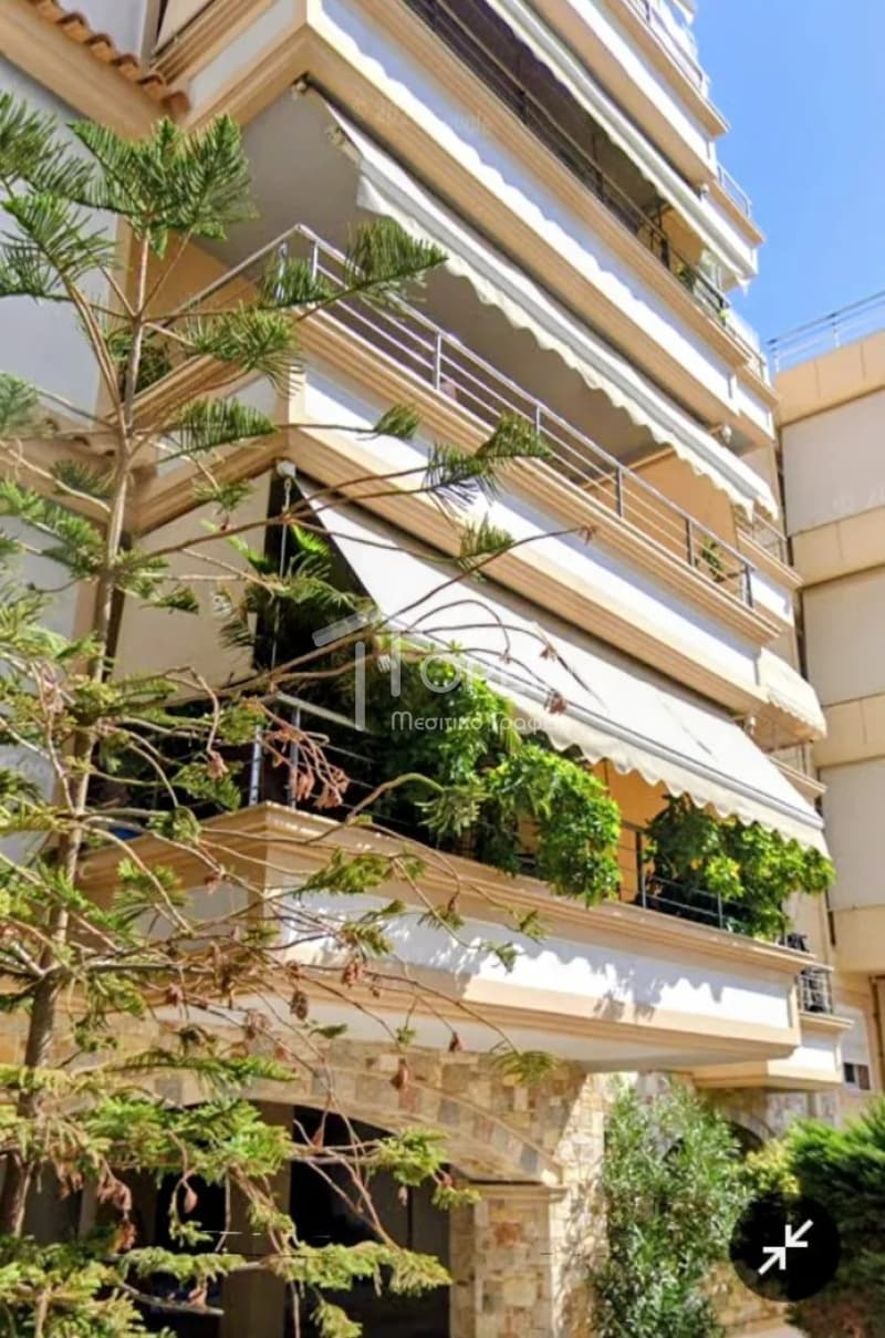 Apartment in Kareas, Vironas — Photo 1 of 2