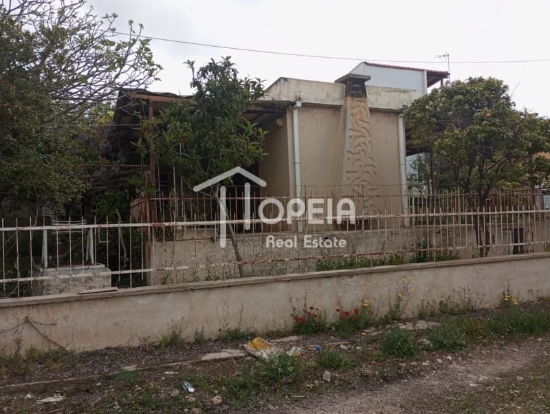 House in Lofos Kselaftaki, Kalivia Thorikou — Photo 1 of 5
