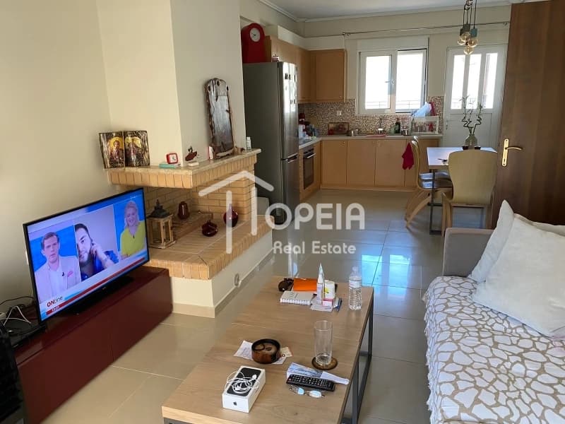 Apartment in Kefleika, Kalivia Thorikou — Photo 1 of 9
