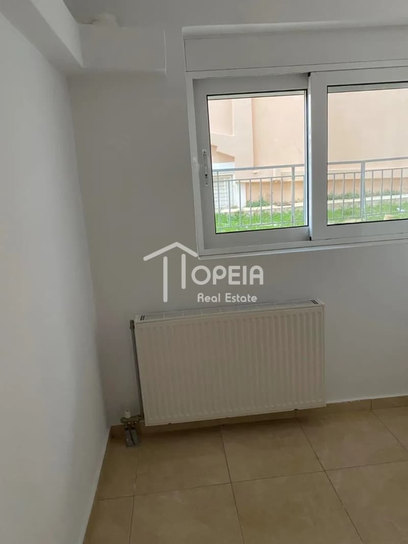Apartment in Kefleika, Kalivia Thorikou — Photo 4 of 9