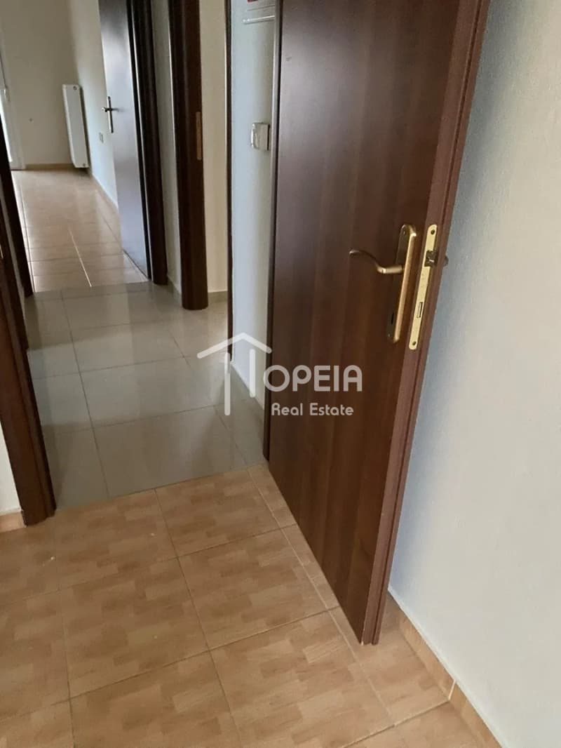 Apartment in Kefleika, Kalivia Thorikou — Photo 3 of 9