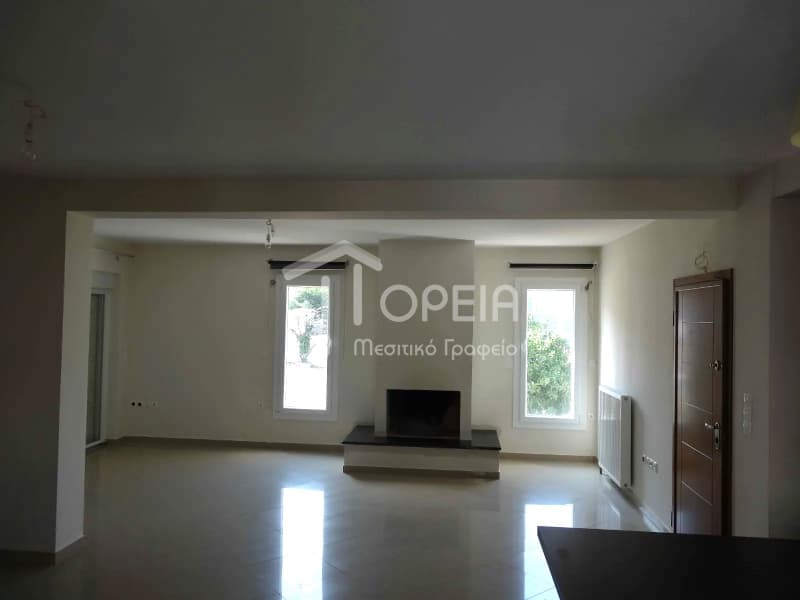 Apartment in Lofos Kselaftaki, Kalivia Thorikou — Photo 2 of 17