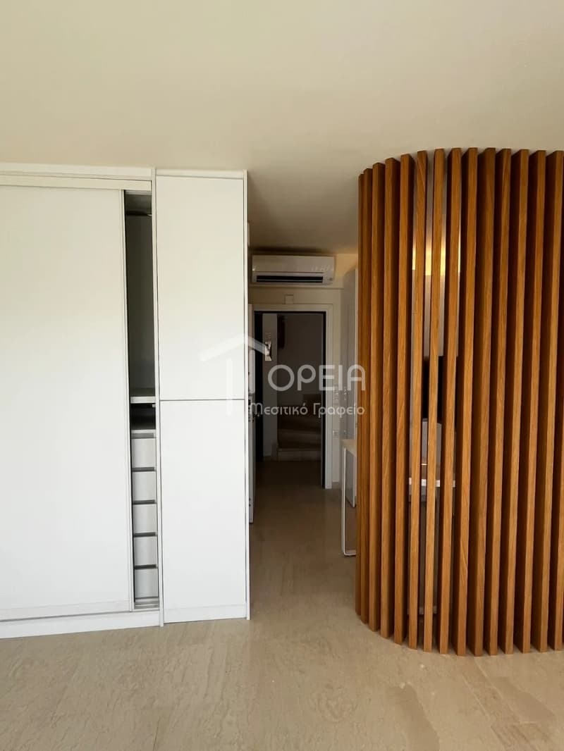 Apartment in Center, Vouliagmeni — Photo 2 of 12