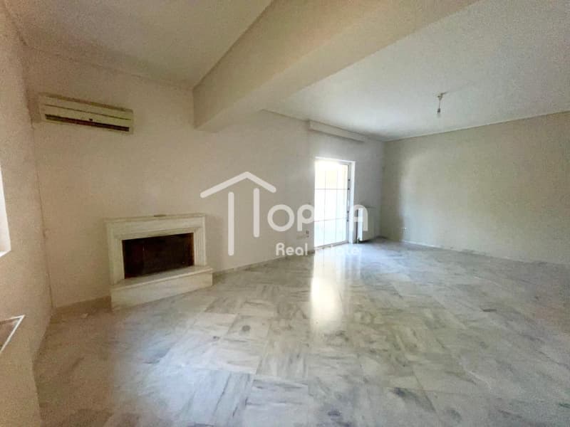 Apartment in Pigadakia, Vouliagmeni — Photo 1 of 23