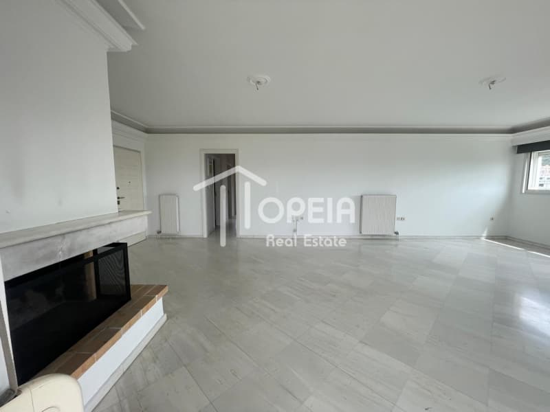 Apartment in Pigadakia, Vouliagmeni — Photo 11 of 30