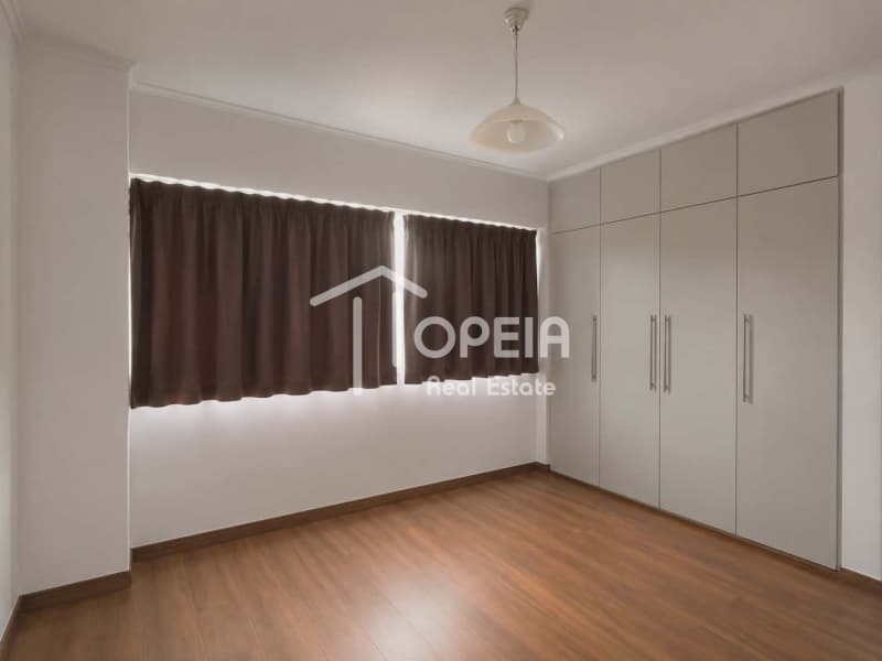 Apartment in Nekrotafeia, Palaio Faliro — Photo 2 of 8