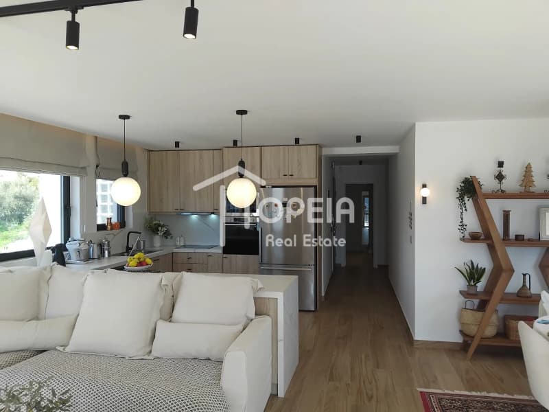 Apartment in Porto Rafti, Vravrona — Photo 1 of 11